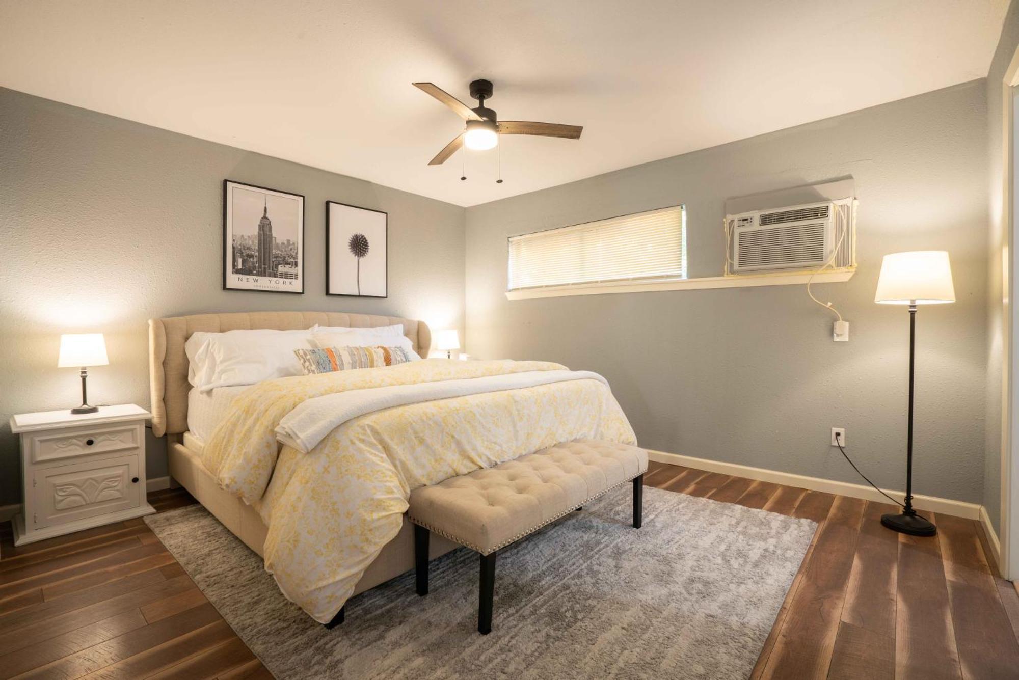 Convenient & Cozy Retreat L Hobby L Downtown L Nrg
